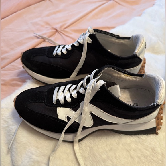 Steve Madden Black and White Women's Sneakers - Picture 4 of 6
